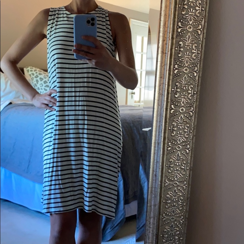 BLACK AND WHITE JERSEY CAPE DRESS
